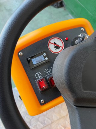 Barredora eléctrica MB S1350 conductor sentado