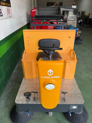 Barredora eléctrica MB S1350 conductor sentado