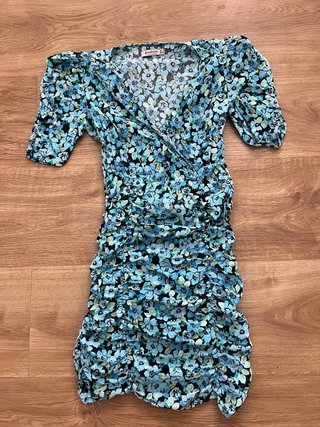 Vestido floral Stradivarius