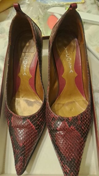 Zapatos de tacón multicolor y rojo