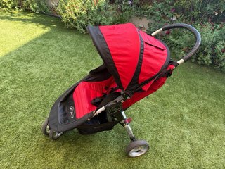 Baby Jogger City Mini Rojo/Negro