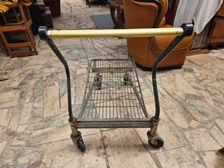 Carrinho de transporte bastante resistente - Bom e