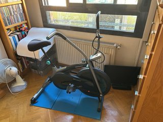 Bicicleta estática plegable