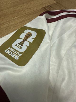 Camiseta blanca de España 2 estrellas, talla L