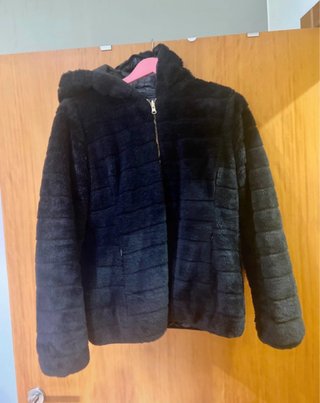 Casaco de pelo sintético/impermeável com capuz