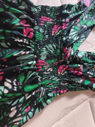 Mono de verano con estampado de mariposas