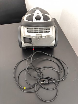 Aspiradora Ufesa Cycletron 2200W