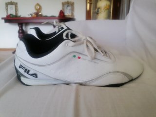 Zapatillas Fila 2 pares y Converse Blancas 3 pares