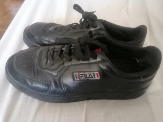 Zapatillas Fila 2 pares y Converse Blancas 3 pares