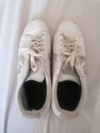 Zapatillas Fila 2 pares y Converse Blancas 3 pares