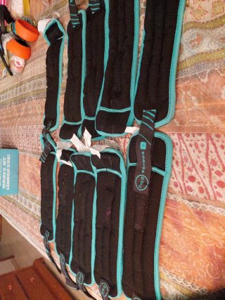 Pesas Tobilleras Negras con Ribete Turquesa