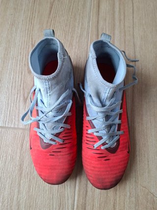 Botas de fútbol Nike Phantom T37.5