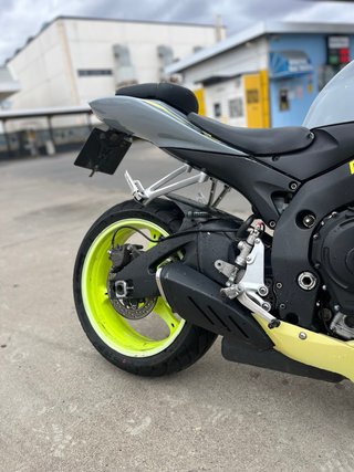 Suzuki GSXR600 Gris/Amarillo