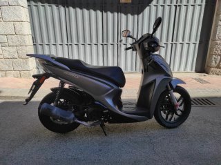 Kymco People 125 Scooter