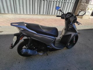 Kymco People 125 Scooter