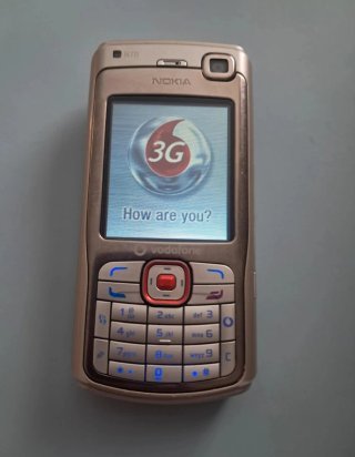 Teléfono móvil Nokia N70 Plata