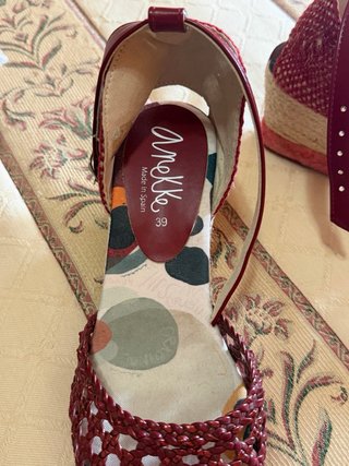 Cuñas Anekke Rojas y Beige Talla 39