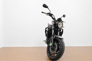Yamaha XSR 700 Plata/Roja (Apta para el A2)