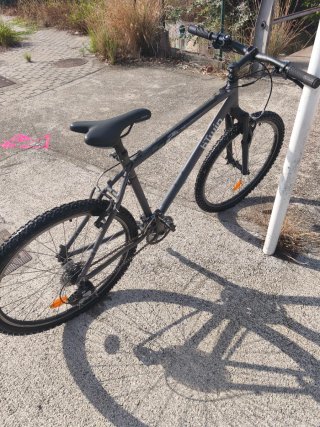 Bicicleta de adulto BTwin Rockrider.