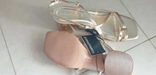 Sandalias Stradivarius Doradas