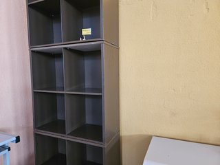 Estantes de quatro cubos - Em metal - Marcas de us