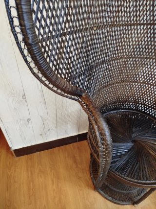 Sillón Emmanuelle Ratán Marrón Oscuro