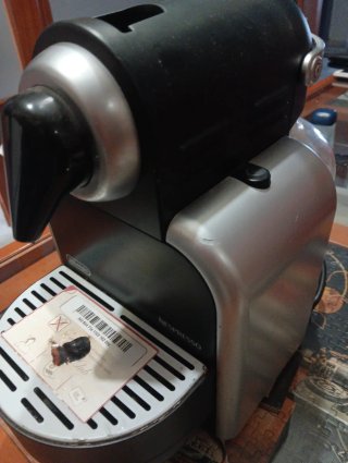 Cafetera Nespresso DeLonghi