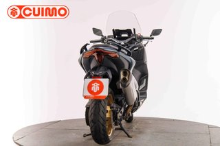 YAMAHA TMAX 560