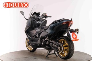 YAMAHA TMAX 560