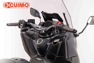 YAMAHA TMAX 560