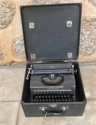 Máquina de escribir Underwood antigua