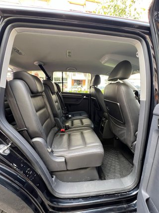 Volkswagen Touran 2012 7 plz