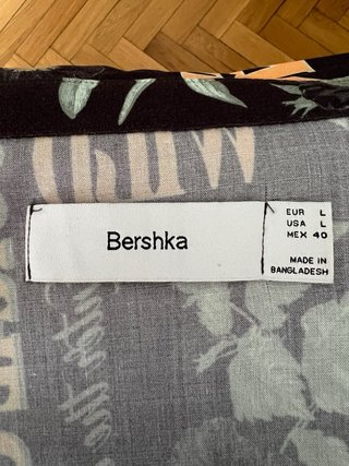 Camisa Hawaiana Bershka Estampada Flores Talla M