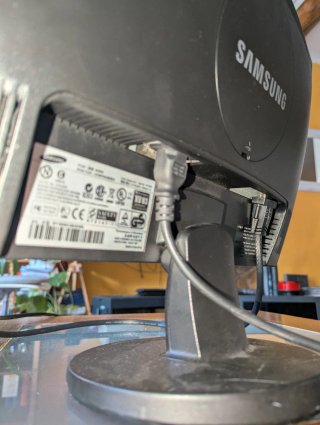 Samsung SyncMaster 943nw Monitor 19"
