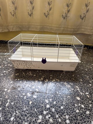 Jaula para conejo blanca