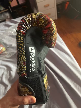 Casco Venum Boxeo y Guantes Buddha 16 OZ