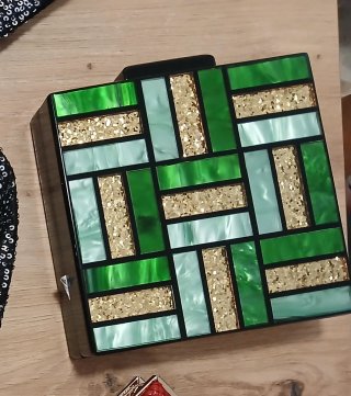 Clutch Acus Acrílico Verde y Dorado