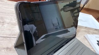 Tablet Galaxy S8+ con custodia e tastiera
