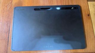 Tablet Galaxy S8+ con custodia e tastiera