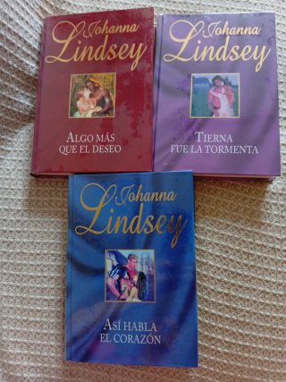 Lote novelas románticas.6€ los tres libros.
