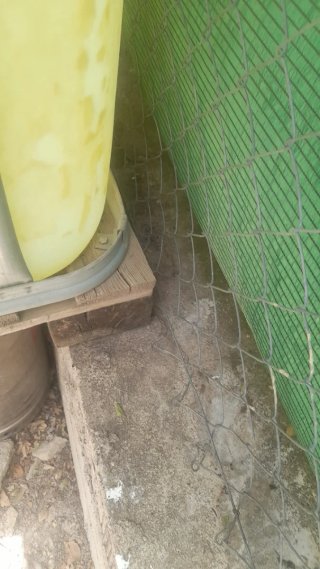 DEPÓSITO DE AGUA DE 1000 L. COMO NUEVO.