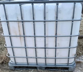 DEPÓSITO DE AGUA DE 1000 L. COMO NUEVO.