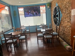 Mobiliario bares, restaurantes. Sillas, mesas
