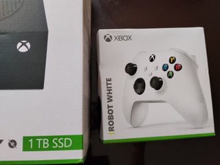 Xbox Series S 1TB Negra + 2 Mandos