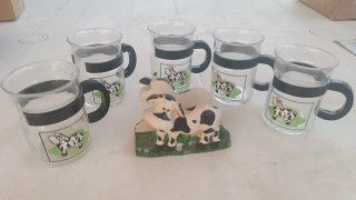 Lote de tazas y servilletero