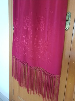 Mantón fular vintage tono burdeos granate