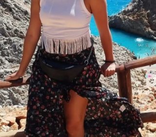 Falda larga floral con abertura