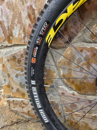 Bicicleta Giant Reign 2
