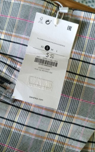 Falda pantalón de cuadros talla S Bershka nuevo