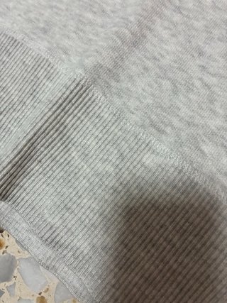 Sudadera gris